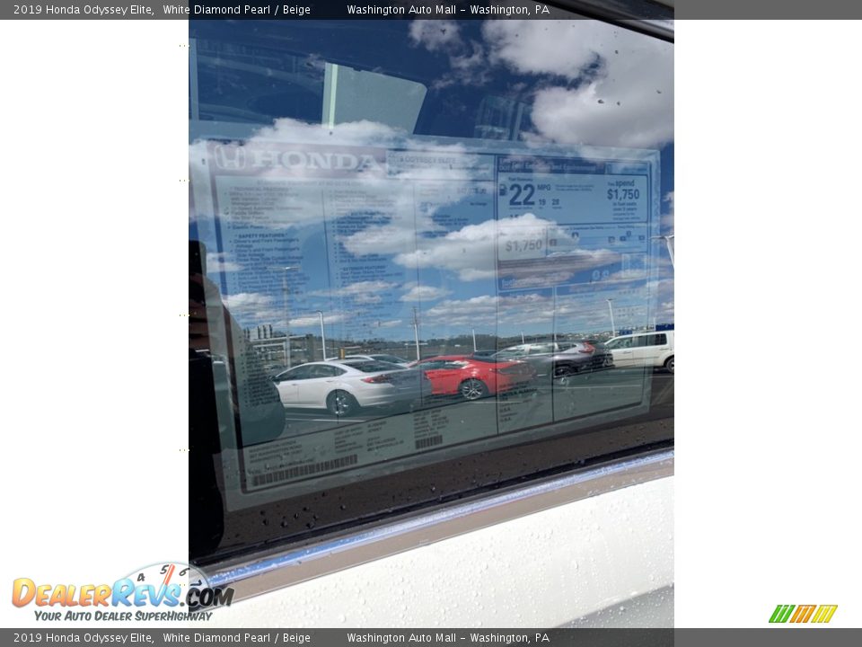 2019 Honda Odyssey Elite White Diamond Pearl / Beige Photo #15