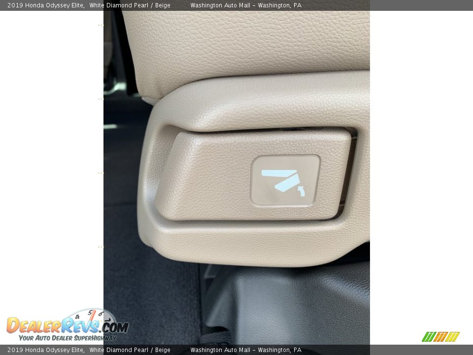 2019 Honda Odyssey Elite White Diamond Pearl / Beige Photo #18