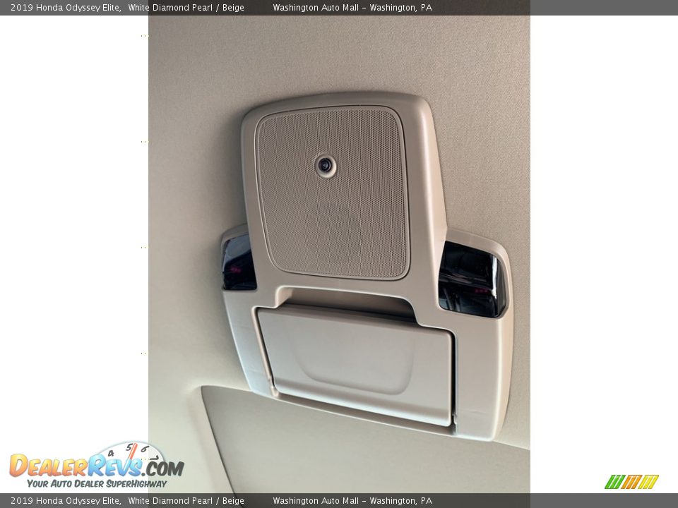 2019 Honda Odyssey Elite White Diamond Pearl / Beige Photo #31