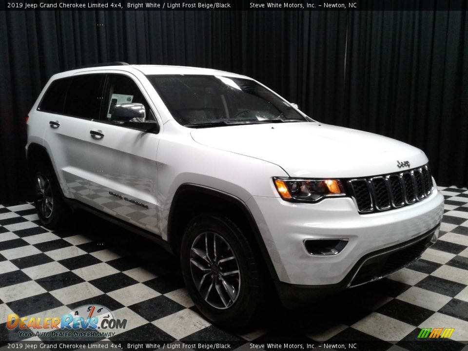2019 Jeep Grand Cherokee Limited 4x4 Bright White / Light Frost Beige/Black Photo #4