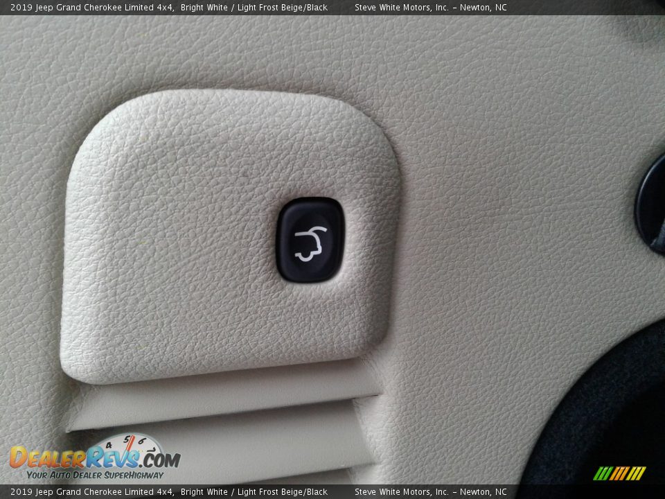 2019 Jeep Grand Cherokee Limited 4x4 Bright White / Light Frost Beige/Black Photo #12