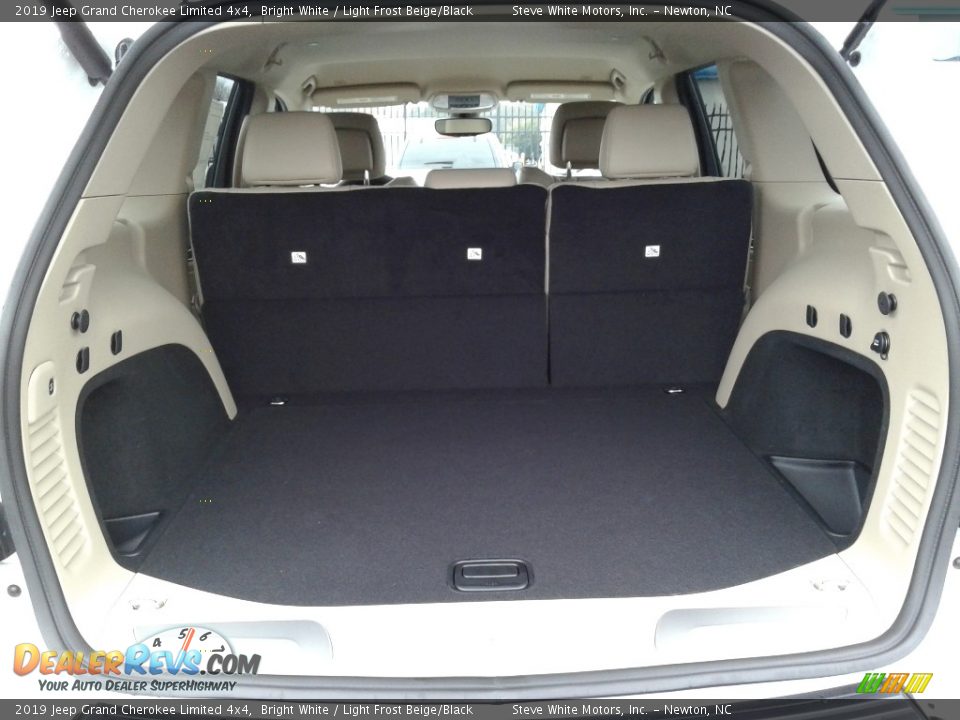 2019 Jeep Grand Cherokee Limited 4x4 Bright White / Light Frost Beige/Black Photo #13