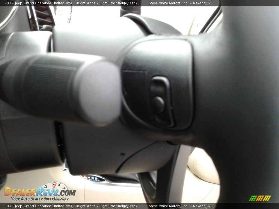 2019 Jeep Grand Cherokee Limited 4x4 Bright White / Light Frost Beige/Black Photo #17