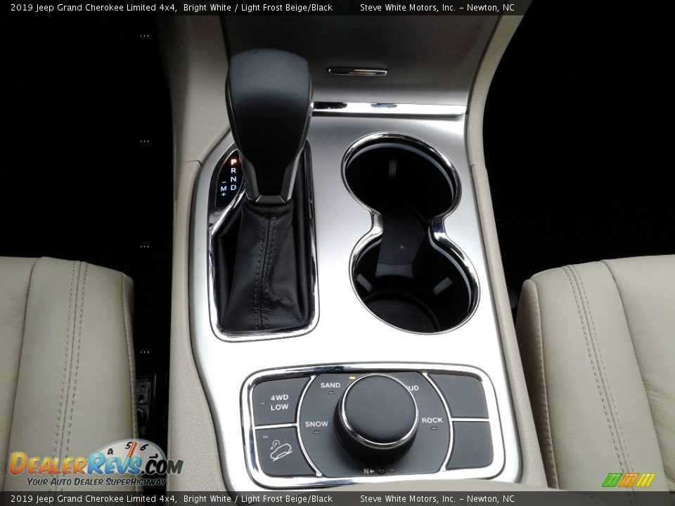 2019 Jeep Grand Cherokee Limited 4x4 Bright White / Light Frost Beige/Black Photo #32