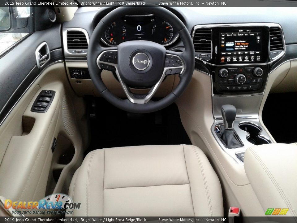 2019 Jeep Grand Cherokee Limited 4x4 Bright White / Light Frost Beige/Black Photo #35