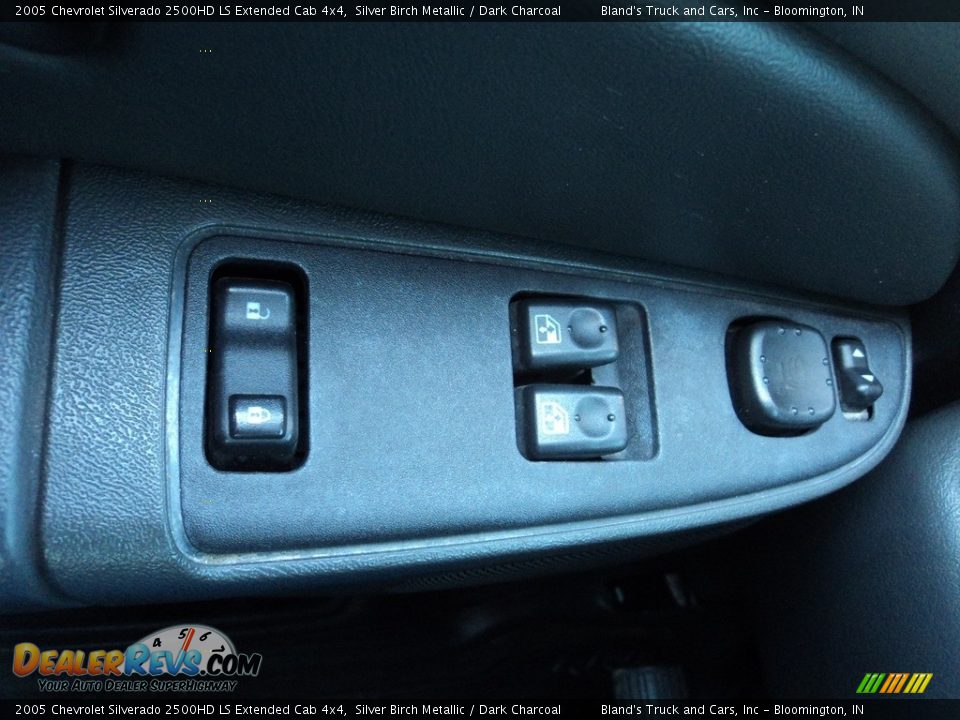 2005 Chevrolet Silverado 2500HD LS Extended Cab 4x4 Silver Birch Metallic / Dark Charcoal Photo #10