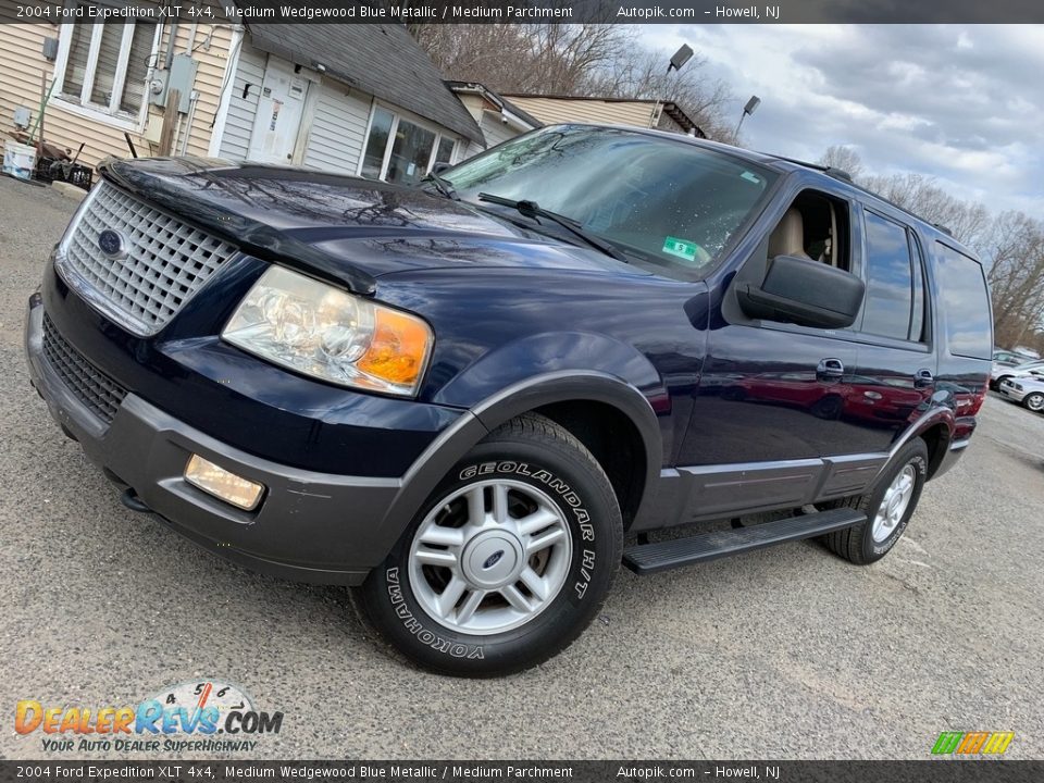 2004 Ford Expedition XLT 4x4 Medium Wedgewood Blue Metallic / Medium Parchment Photo #1
