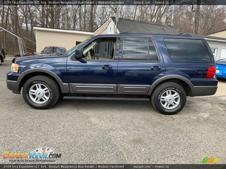 2004 Ford Expedition XLT 4x4 Medium Wedgewood Blue Metallic / Medium Parchment Photo #3