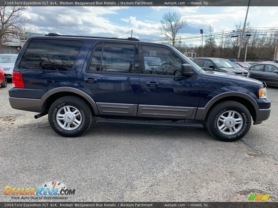 2004 Ford Expedition XLT 4x4 Medium Wedgewood Blue Metallic / Medium Parchment Photo #9
