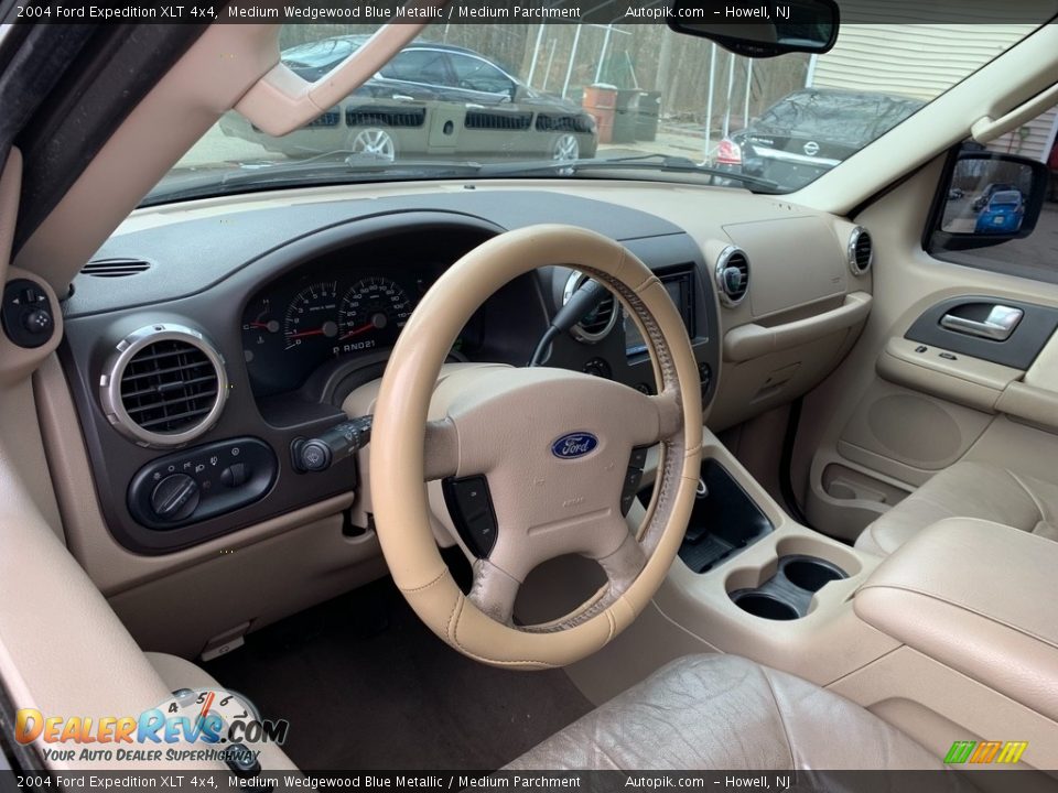 2004 Ford Expedition XLT 4x4 Medium Wedgewood Blue Metallic / Medium Parchment Photo #12