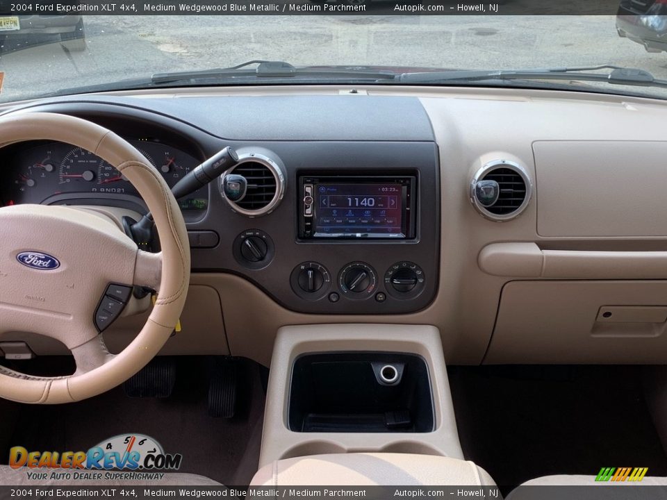2004 Ford Expedition XLT 4x4 Medium Wedgewood Blue Metallic / Medium Parchment Photo #14