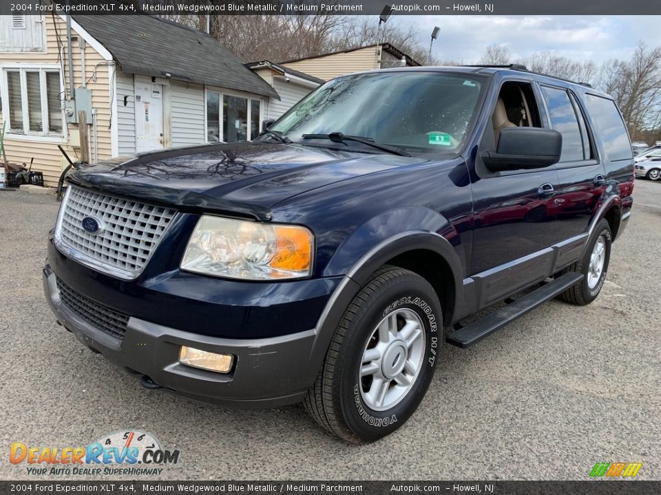 2004 Ford Expedition XLT 4x4 Medium Wedgewood Blue Metallic / Medium Parchment Photo #22