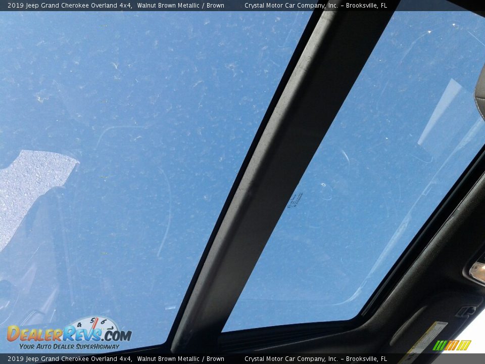 2019 Jeep Grand Cherokee Overland 4x4 Walnut Brown Metallic / Brown Photo #17