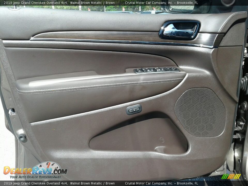 2019 Jeep Grand Cherokee Overland 4x4 Walnut Brown Metallic / Brown Photo #18