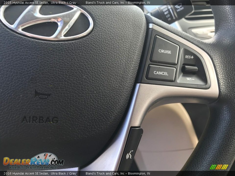 2016 Hyundai Accent SE Sedan Ultra Black / Gray Photo #17