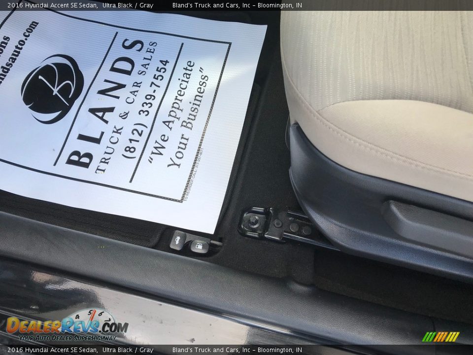 2016 Hyundai Accent SE Sedan Ultra Black / Gray Photo #18