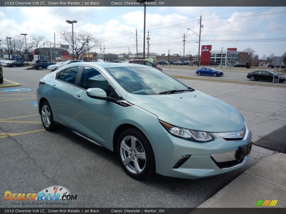 Front 3/4 View of 2019 Chevrolet Volt LT Photo #3