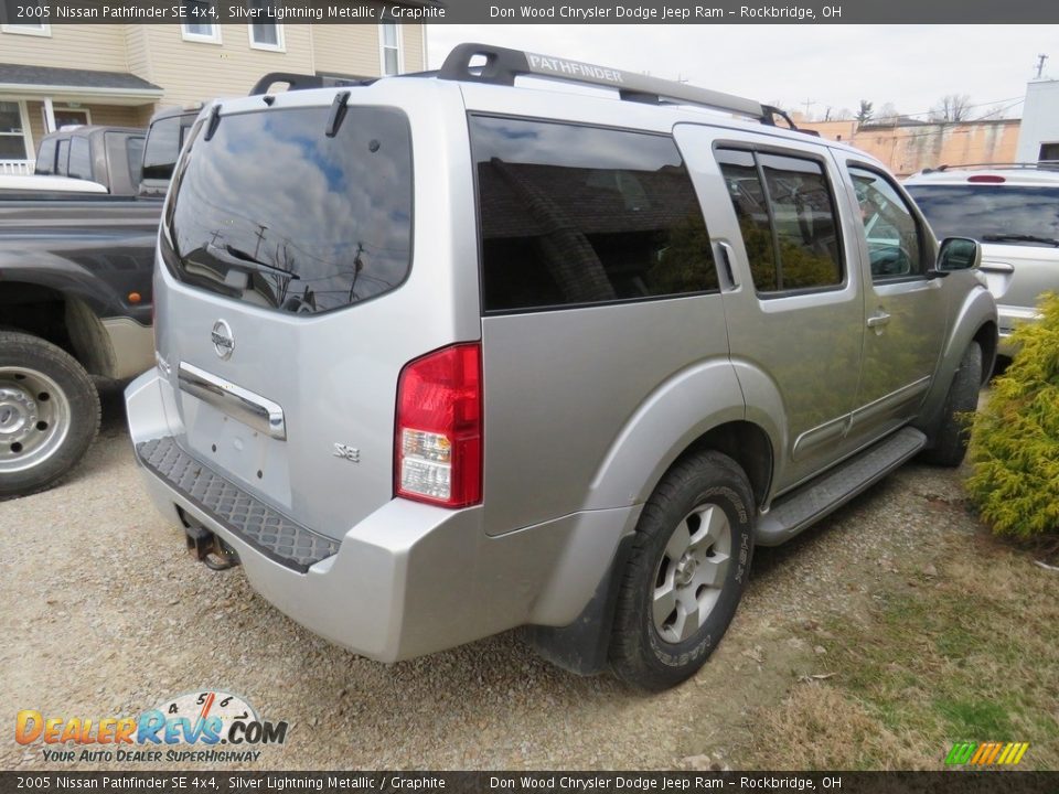 2005 Nissan Pathfinder SE 4x4 Silver Lightning Metallic / Graphite Photo #16