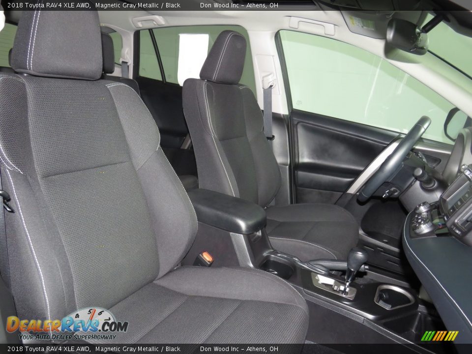 2018 Toyota RAV4 XLE AWD Magnetic Gray Metallic / Black Photo #14