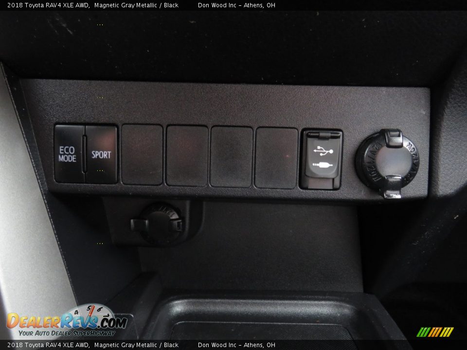 2018 Toyota RAV4 XLE AWD Magnetic Gray Metallic / Black Photo #15