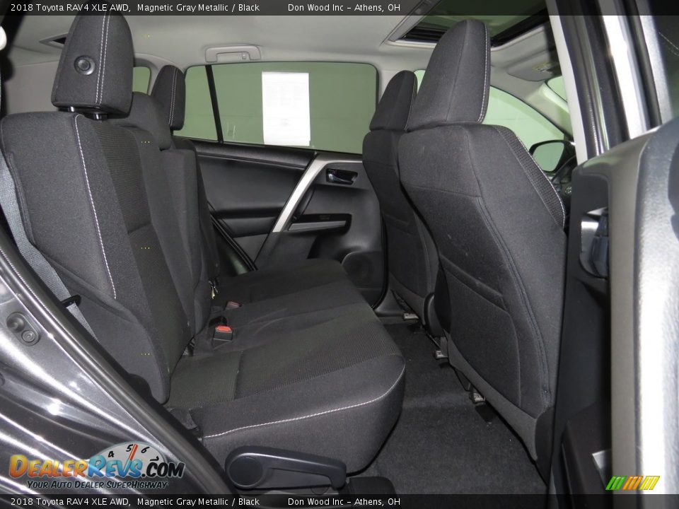 2018 Toyota RAV4 XLE AWD Magnetic Gray Metallic / Black Photo #25