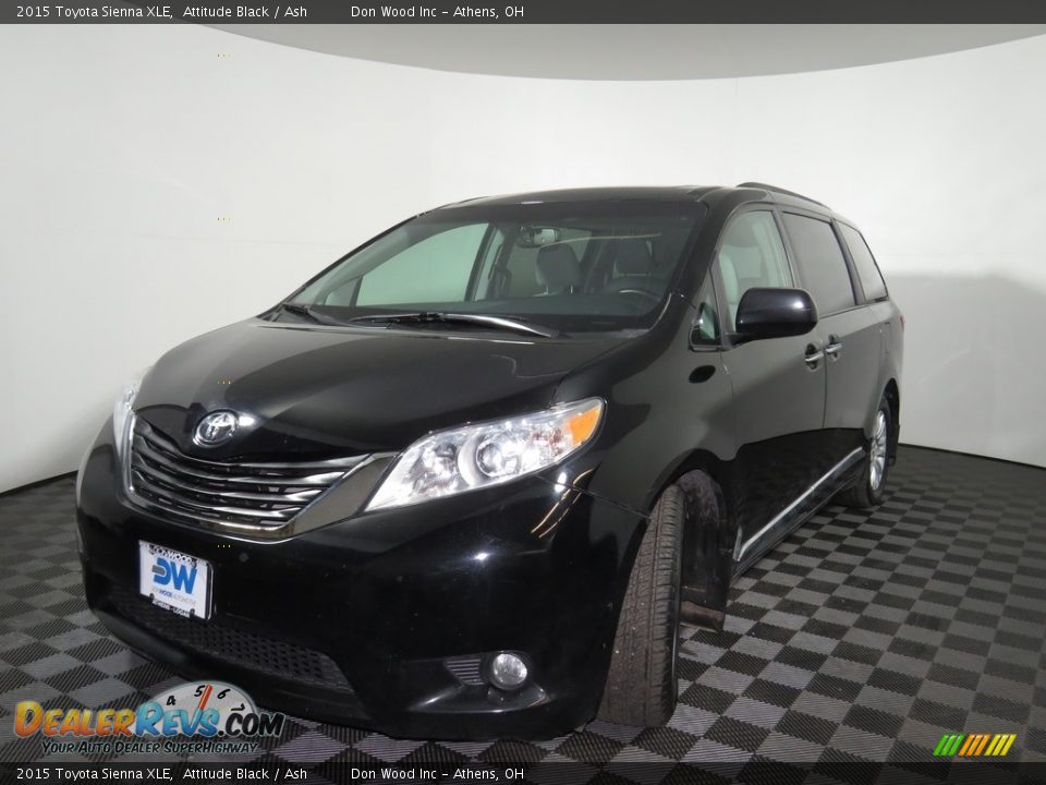 2015 Toyota Sienna XLE Attitude Black / Ash Photo #4