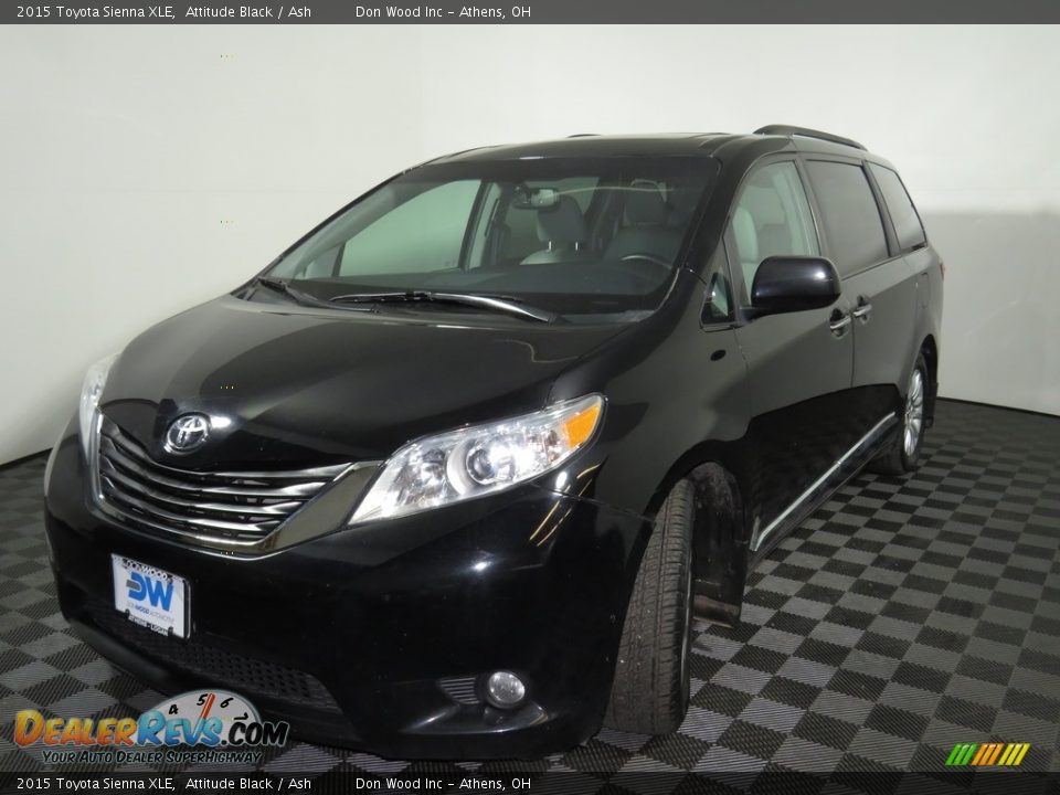 2015 Toyota Sienna XLE Attitude Black / Ash Photo #5