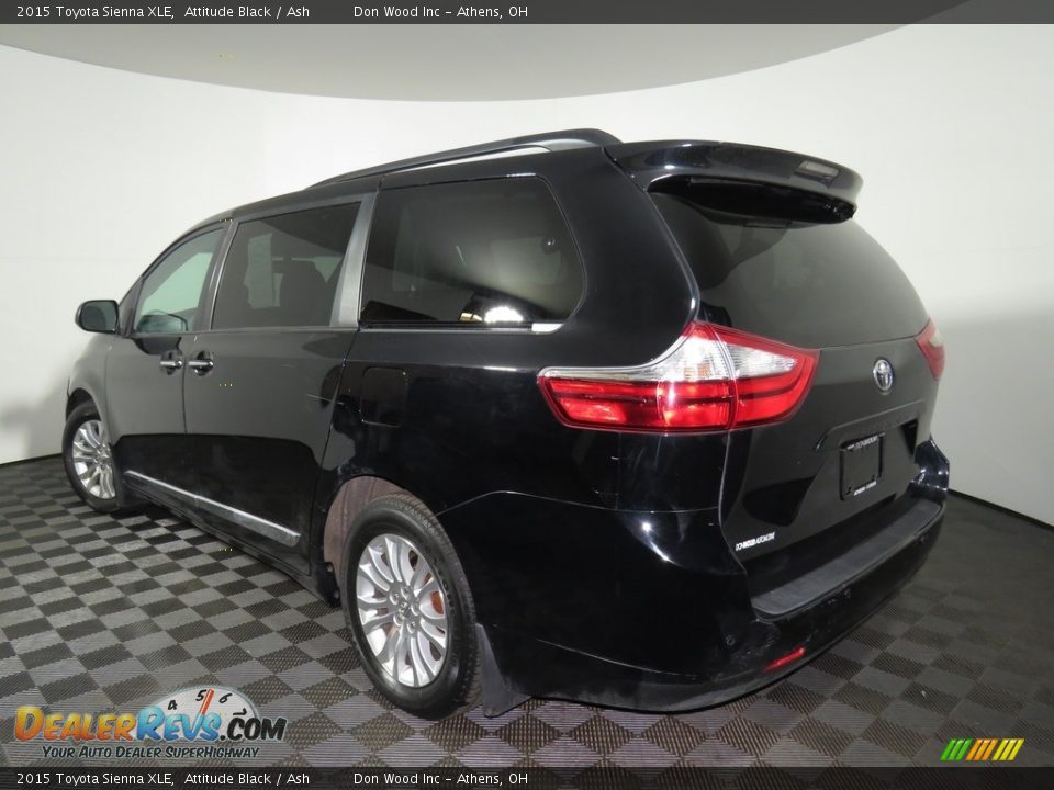 2015 Toyota Sienna XLE Attitude Black / Ash Photo #6