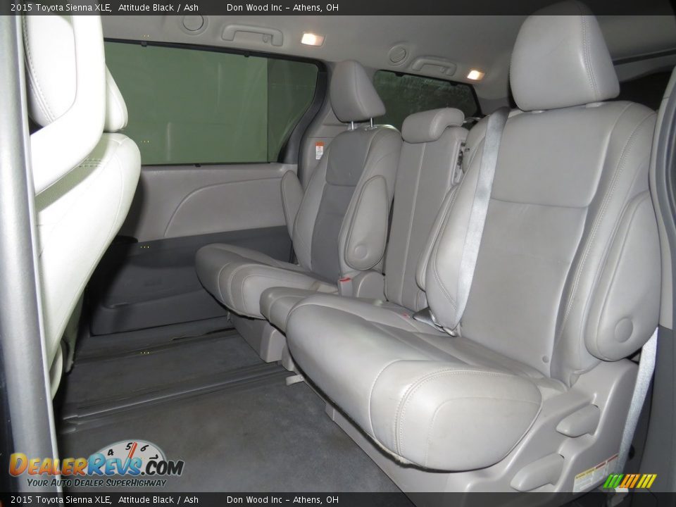 2015 Toyota Sienna XLE Attitude Black / Ash Photo #22