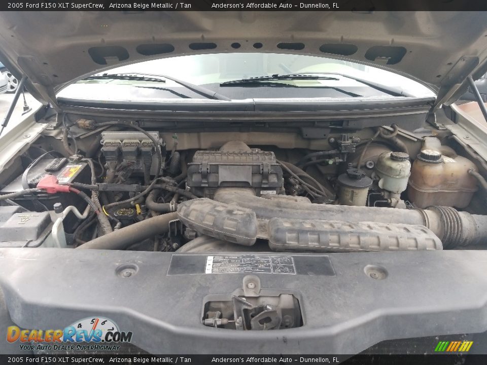 2005 Ford F150 XLT SuperCrew Arizona Beige Metallic / Tan Photo #17