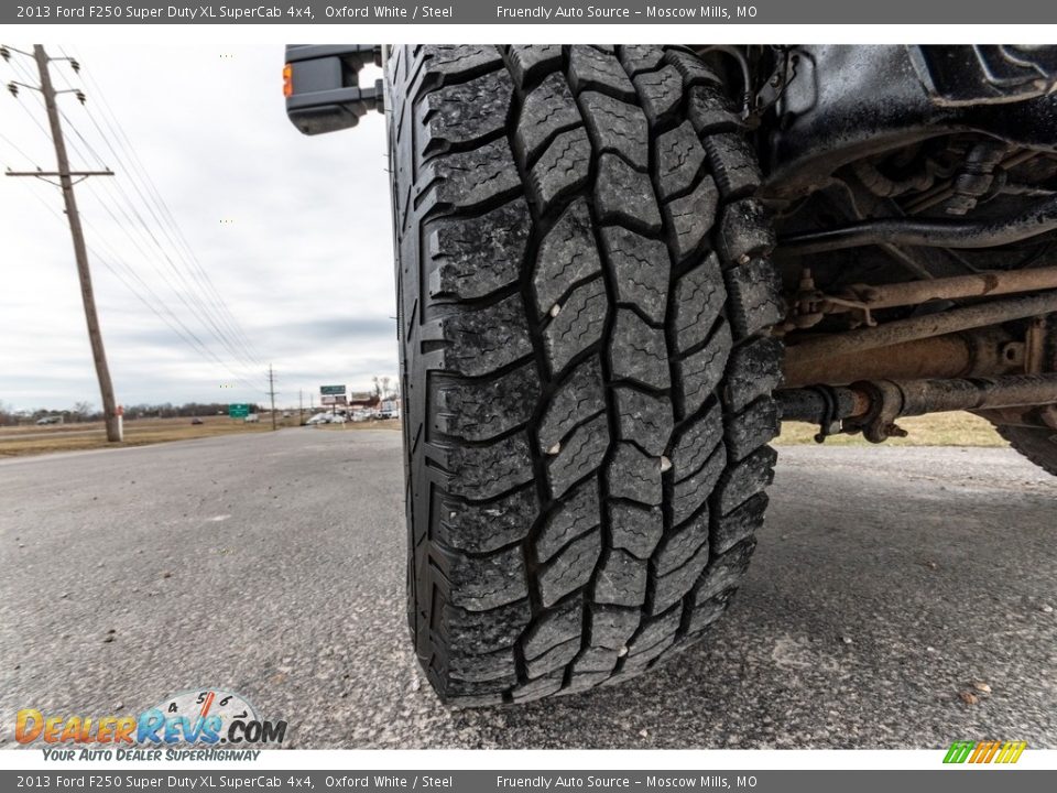 2013 Ford F250 Super Duty XL SuperCab 4x4 Oxford White / Steel Photo #11