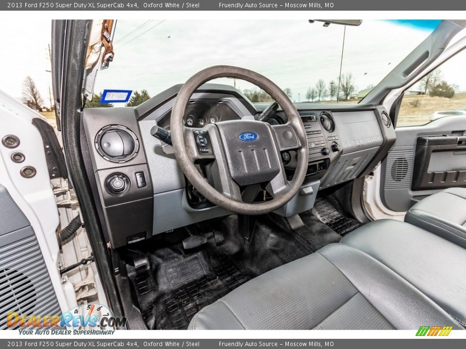 2013 Ford F250 Super Duty XL SuperCab 4x4 Oxford White / Steel Photo #25