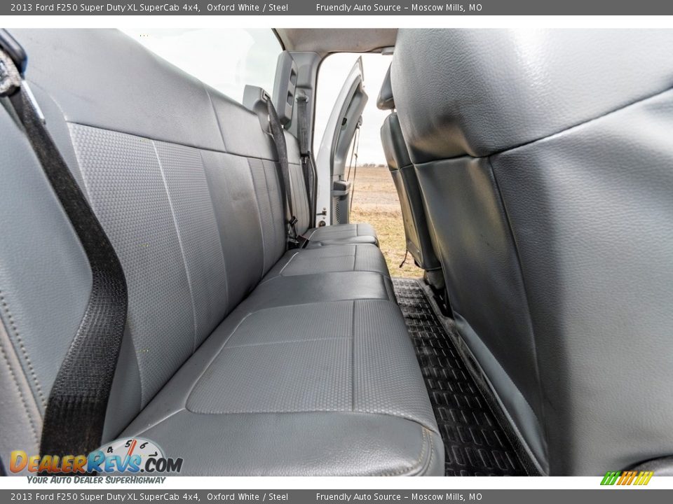 2013 Ford F250 Super Duty XL SuperCab 4x4 Oxford White / Steel Photo #30