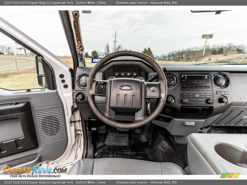 2013 Ford F250 Super Duty XL SuperCab 4x4 Oxford White / Steel Photo #36
