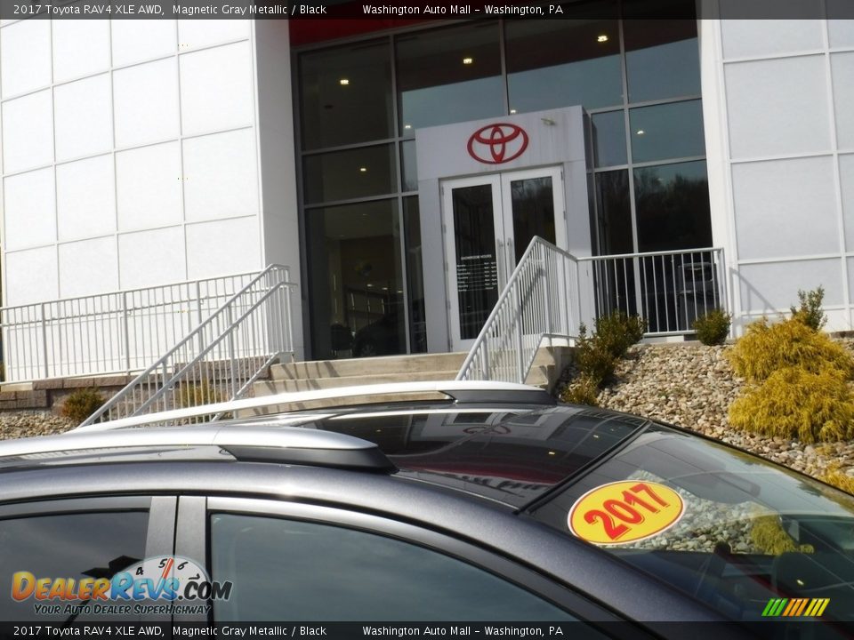 2017 Toyota RAV4 XLE AWD Magnetic Gray Metallic / Black Photo #4