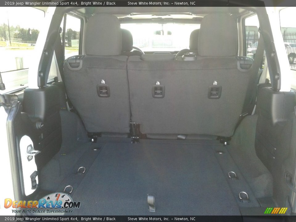 2019 Jeep Wrangler Unlimited Sport 4x4 Bright White / Black Photo #12