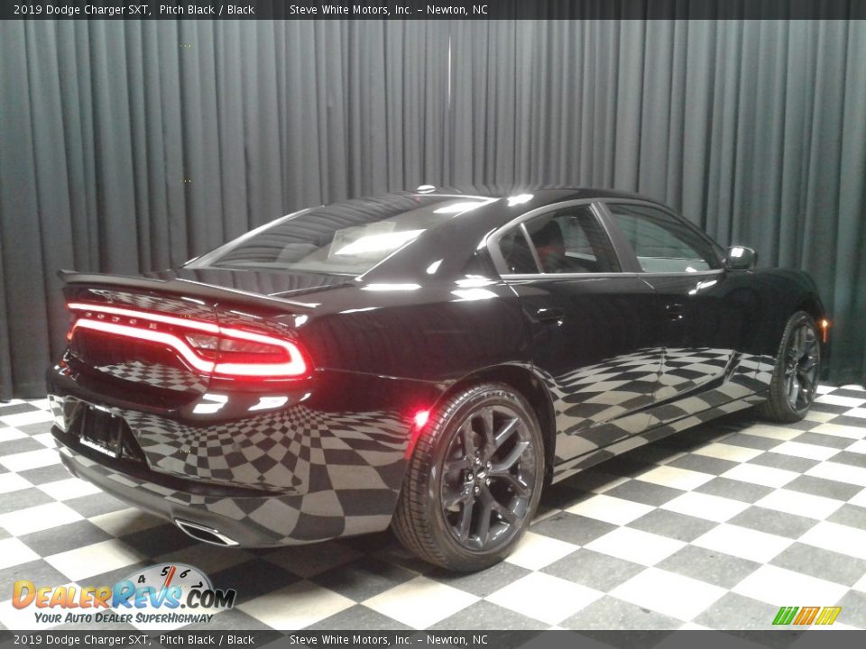 2019 Dodge Charger SXT Pitch Black / Black Photo #6