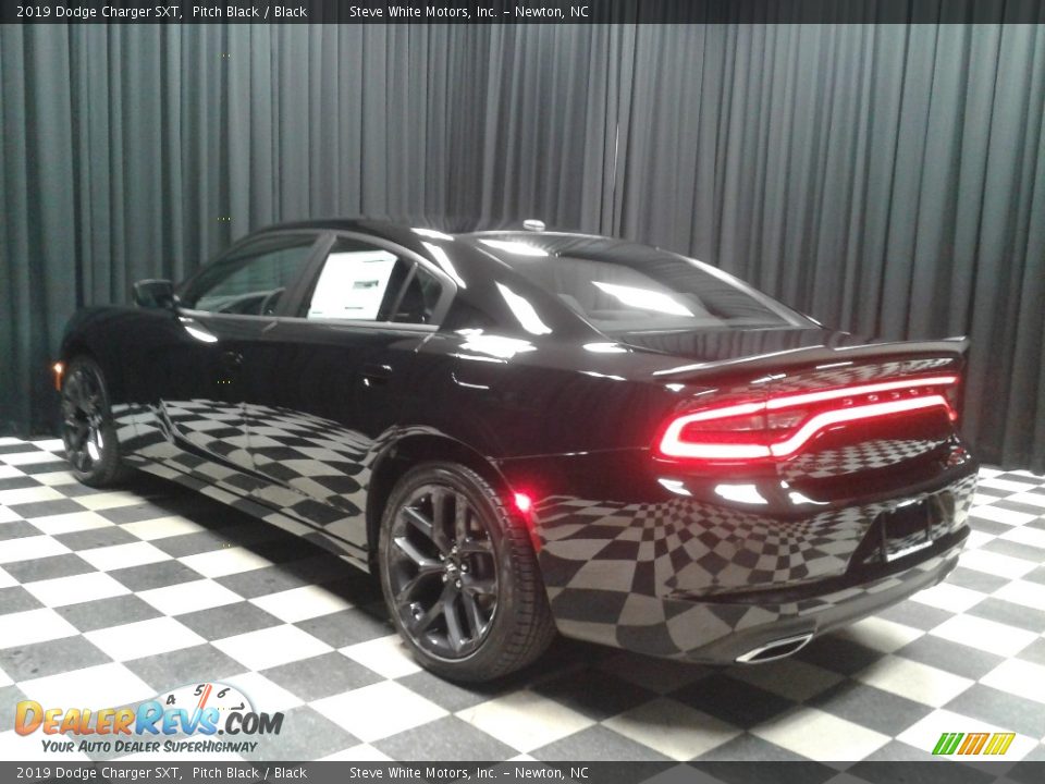 2019 Dodge Charger SXT Pitch Black / Black Photo #8