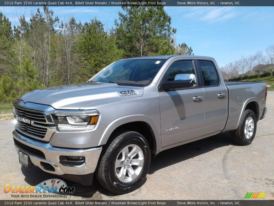 Front 3/4 View of 2019 Ram 1500 Laramie Quad Cab 4x4 Photo #2