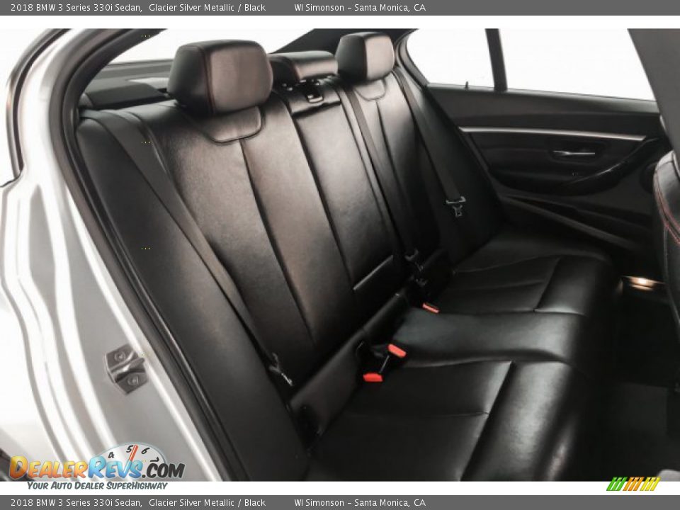 2018 BMW 3 Series 330i Sedan Glacier Silver Metallic / Black Photo #13