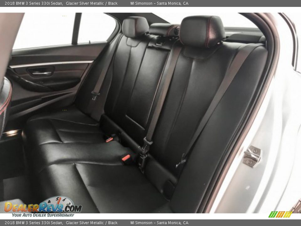 2018 BMW 3 Series 330i Sedan Glacier Silver Metallic / Black Photo #17