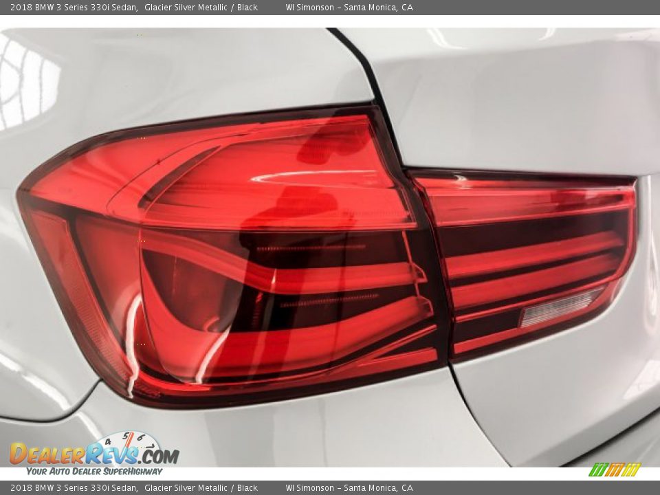 2018 BMW 3 Series 330i Sedan Glacier Silver Metallic / Black Photo #27