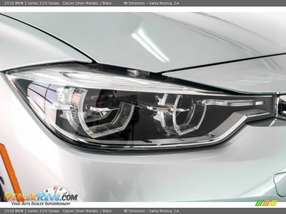 2018 BMW 3 Series 330i Sedan Glacier Silver Metallic / Black Photo #33