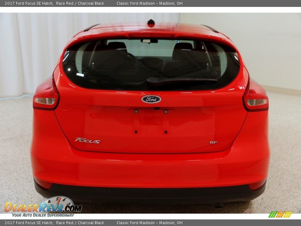 2017 Ford Focus SE Hatch Race Red / Charcoal Black Photo #17