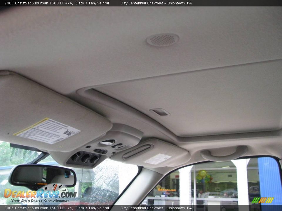 2005 Chevrolet Suburban 1500 LT 4x4 Black / Tan/Neutral Photo #9