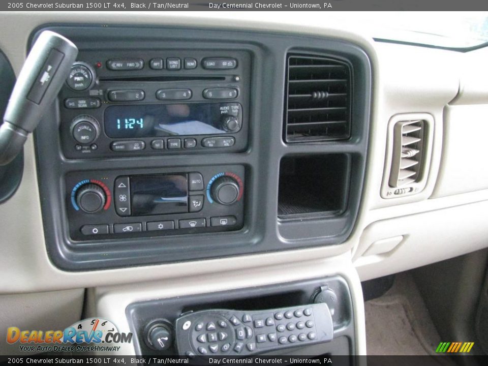 2005 Chevrolet Suburban 1500 LT 4x4 Black / Tan/Neutral Photo #12