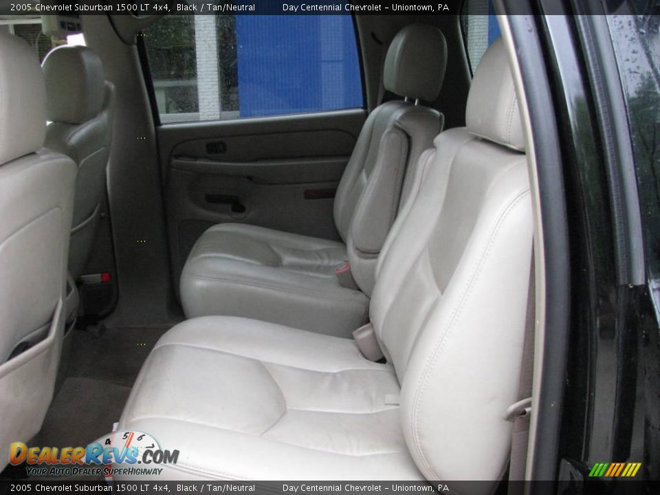 2005 Chevrolet Suburban 1500 LT 4x4 Black / Tan/Neutral Photo #13