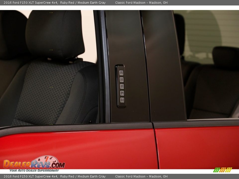 2016 Ford F150 XLT SuperCrew 4x4 Ruby Red / Medium Earth Gray Photo #4
