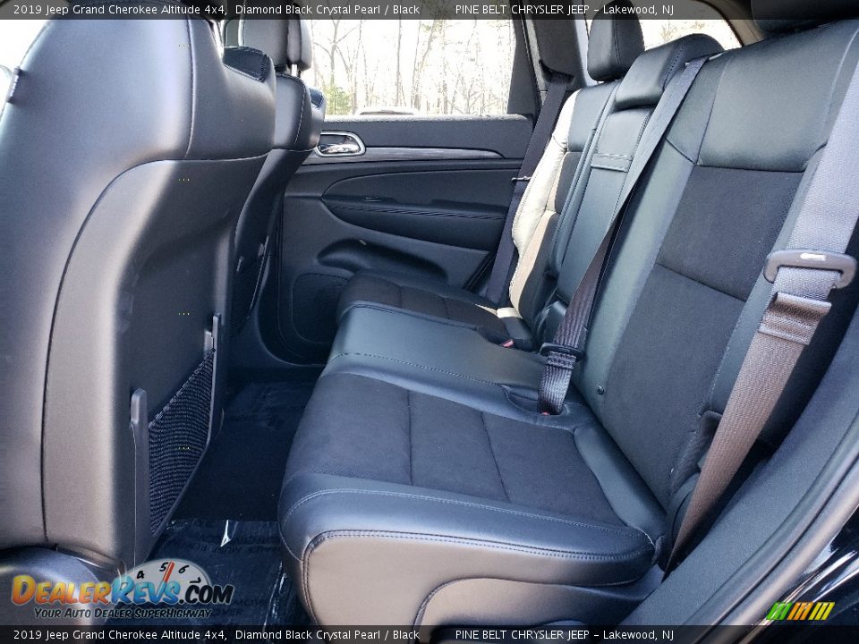 2019 Jeep Grand Cherokee Altitude 4x4 Diamond Black Crystal Pearl / Black Photo #6