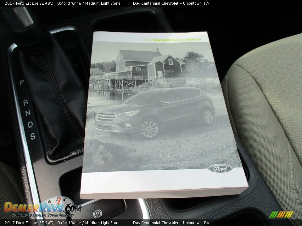 2017 Ford Escape SE 4WD Oxford White / Medium Light Stone Photo #32